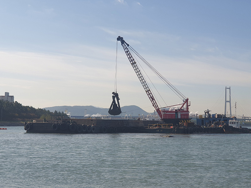 Underwater Dredging