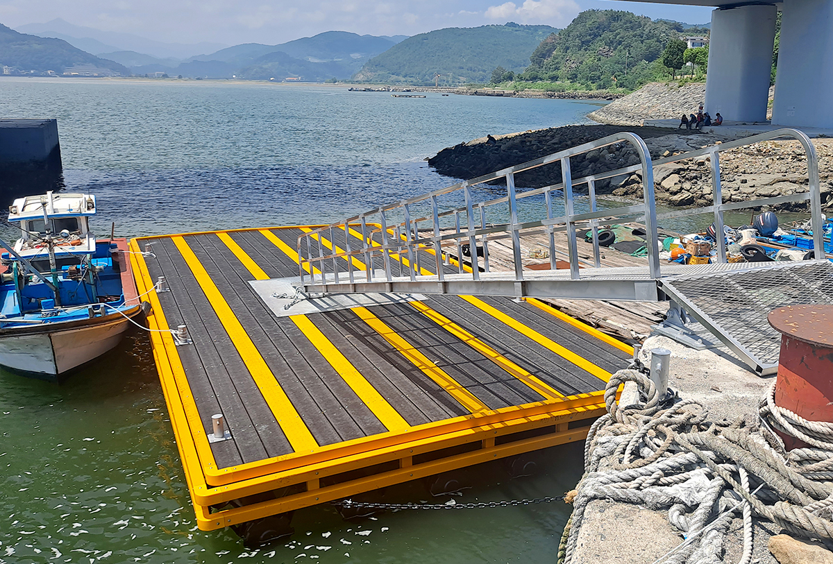 Connecting Foot Bridge Installation in Seogeun Port, Namhae-gun, Gyeongsangnam-do