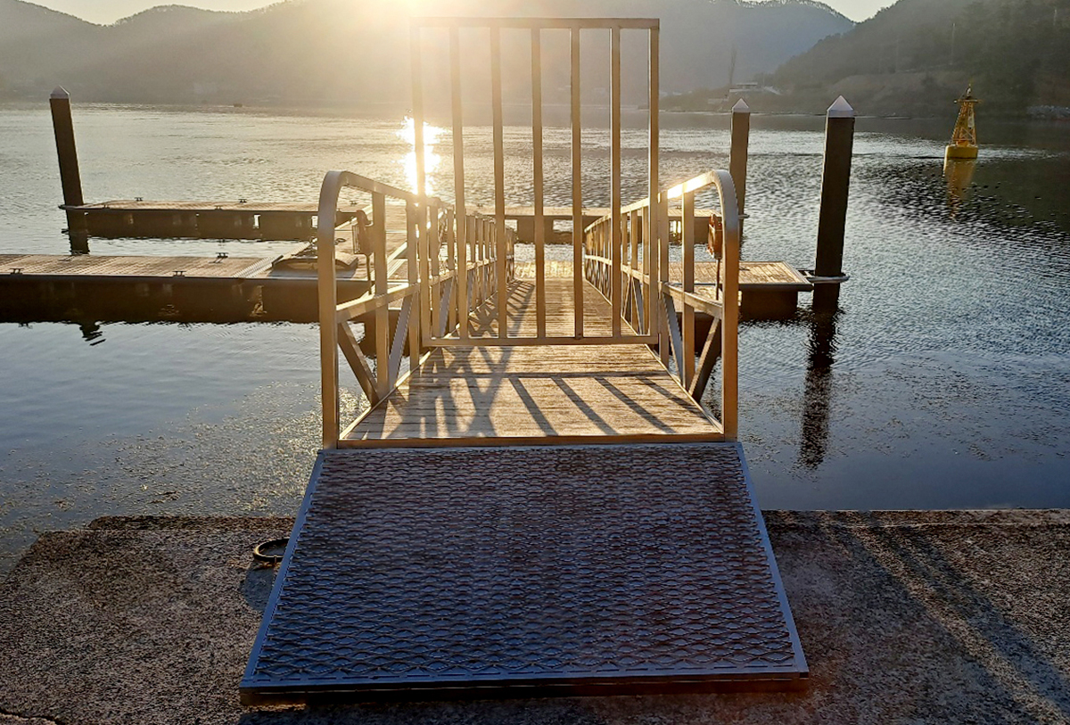 PE Pontoon Bridge Installation in Sirak Port, Changwon-si, Gyeongsangnam-do