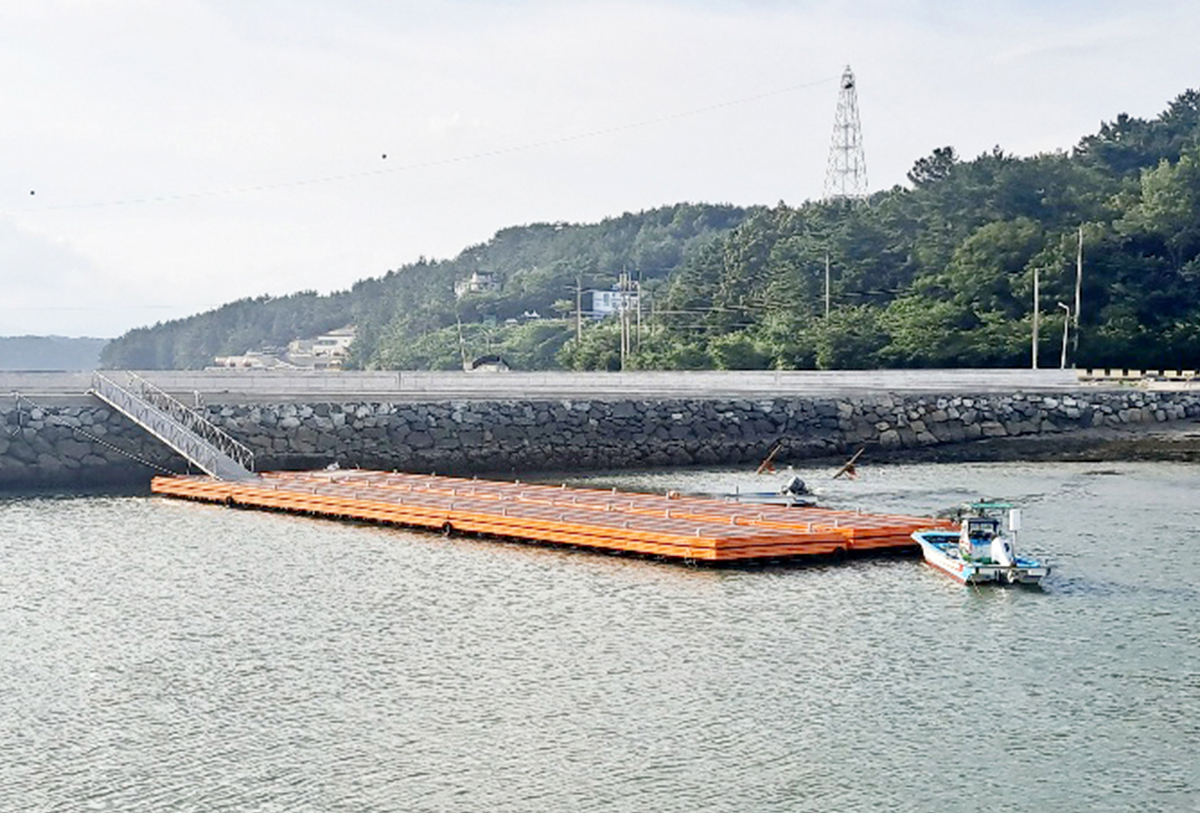 PE Pontoon Bridge Installation in Bito Port, Sacheon-si, Gyeongsangnam-do